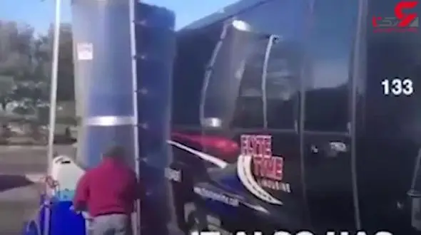 دستگاه قدرتمندی که یک کارواش سیار است + فیلم