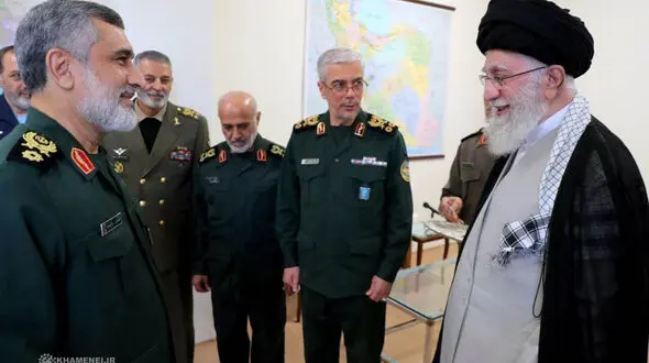 رهبر انقلاب به همسر سردار حاجی زاده چه گفتند ؟