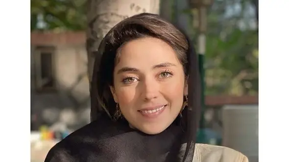 فیلم جشن تولد خانم بازیگر  سریال خوشنام ! / نیلوفر رجایی فرد با کلی میهمان !