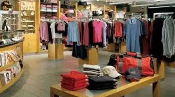 فروش ۱۰ هزار میلیارد تومان پوشاک در شب عید/ ۱۵۰ میلیارد تومان لباس در پلاسکو نابود شد