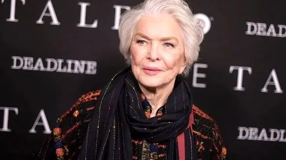 مادربزرگ بازیگر معروف زن پیدا شد! +عکس