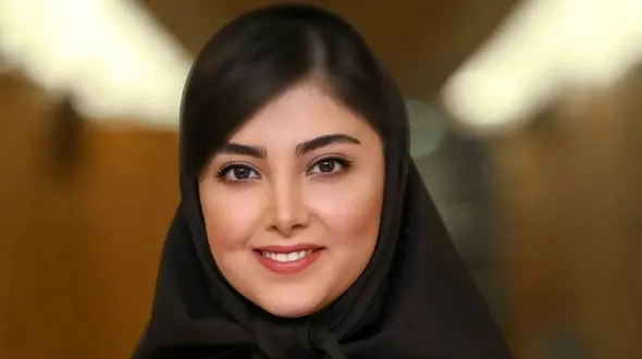 ژست طنزآمیز و آرایشگاهی زیبا کرمعلی+عکس