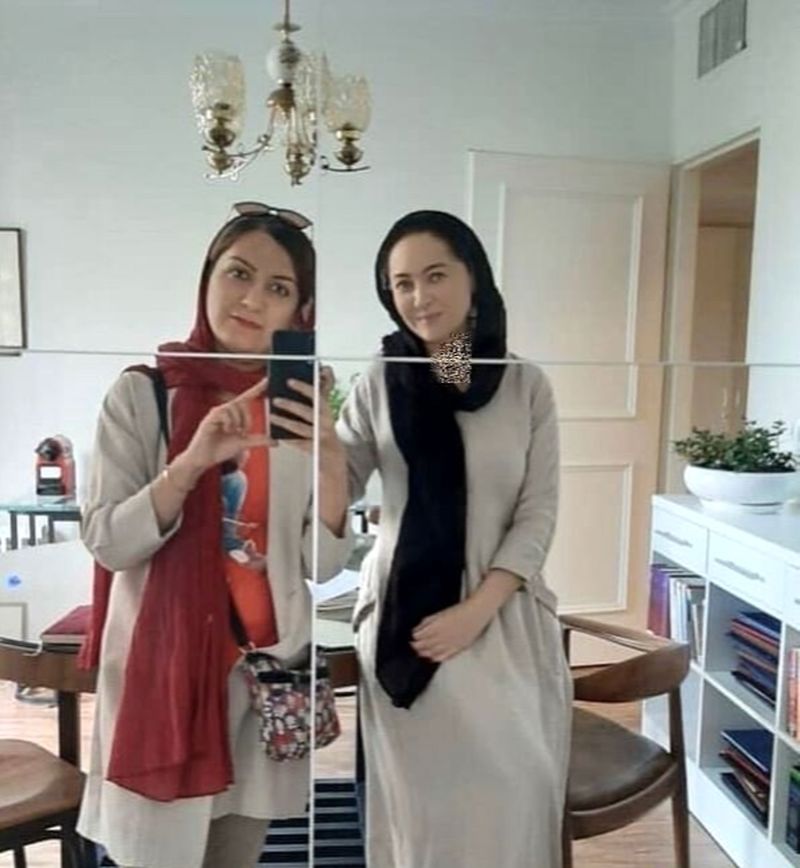 نیکی کریمی در خانه اش