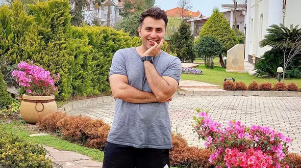 کت و شلوار دامادی خواننده مشهور ایرانی / از عروس خانم خبری نیست !