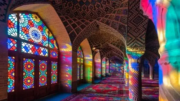 پنجره های شیشه رنگی شگفت انگیز دنیا که نباید از دست بدهید