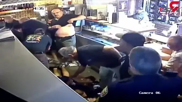 گارسون های یک رستوران حق دزد را کف دستش گذاشتند +فیلم