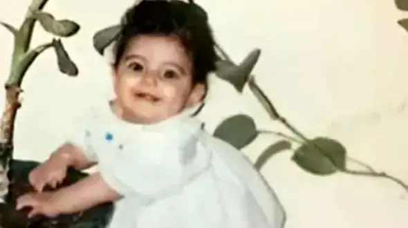 این کودک بامزه کدام خانم بازیگر معروف ایرانی است؟ / نمیتوانید حدس بزنید!