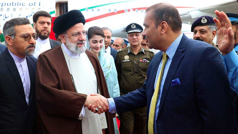 آیت‌الله سید ابراهیم رئیسی پس از آنکه در بدو ورود به لاهور مورد استقبال سروزیر ایالت پنجاب در فرودگاه بین المللی این شهر قرار گرفت