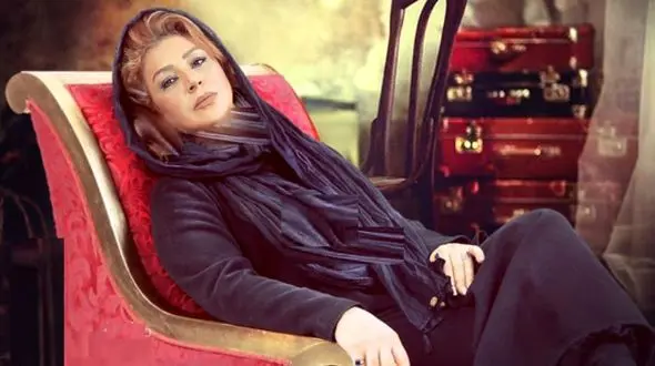 دیزاین کیک تولد خاص و لاکچری 53 سالگی نسرین مقانلو با یک کیسه پر از دلار/ این کیک خوردن داره+عکس