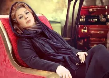 دیزاین کیک تولد خاص و لاکچری 53 سالگی نسرین مقانلو با یک کیسه پر از دلار/ این کیک خوردن داره+عکس