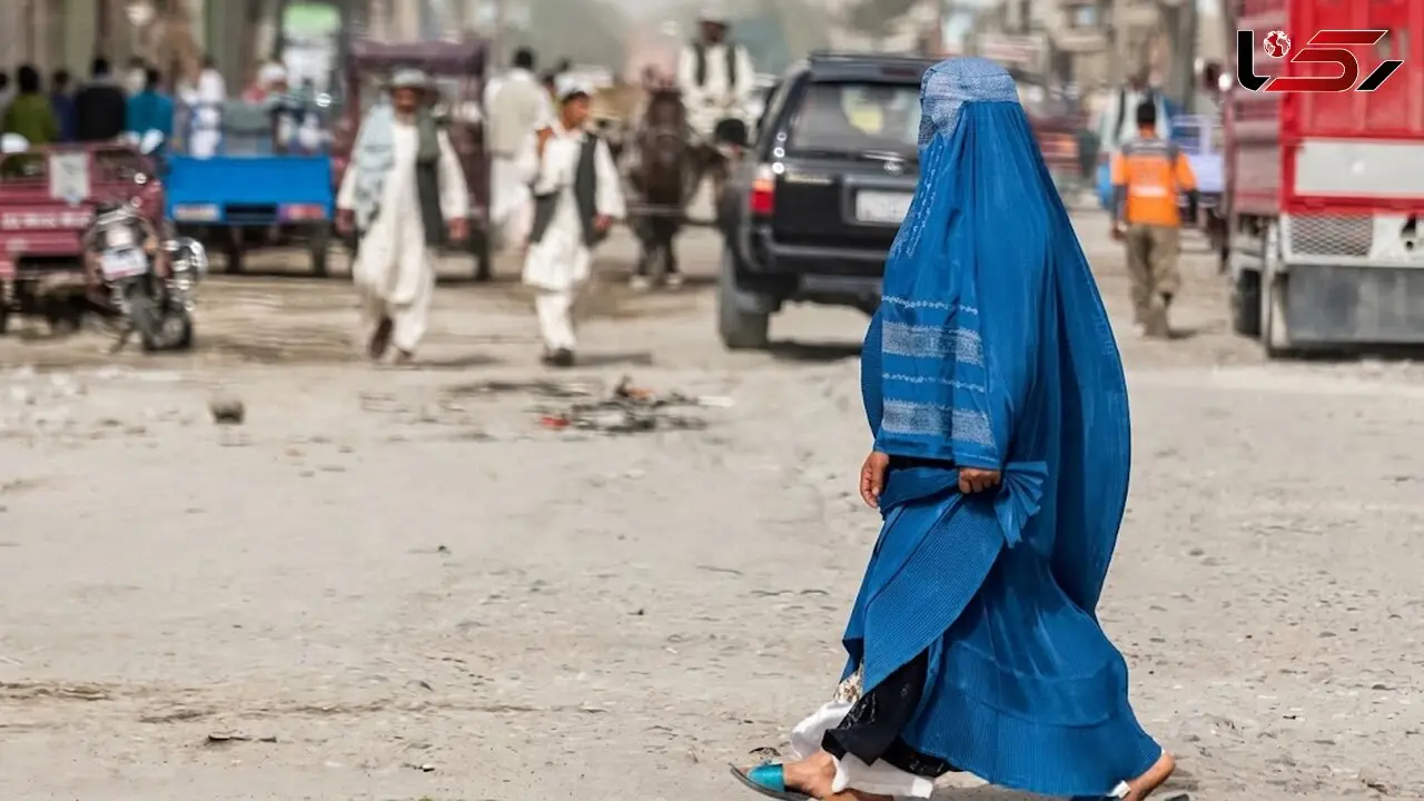 شلاق خوردن یک زن در افغانستان به جرم آموزش