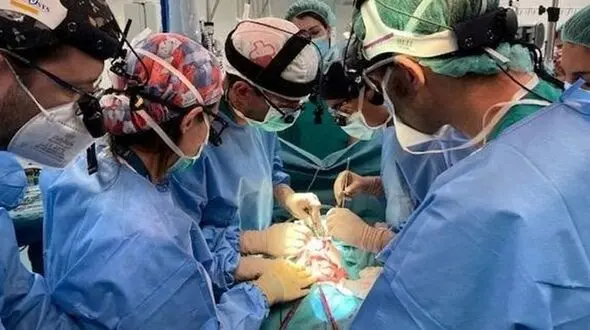 برای اولین بار در جهان روده یک فرد متوفی به یک نوزاد پیوند زده شد