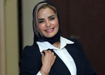 قاب خانوادگی سپیده خداوردی بازیگر سریال آوای باران در کنار پدر، مادر و پسرش / لحظه ای سرشار از عشق خانوادگی