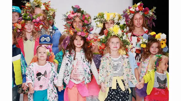  مدل های مختلف و شیک لباس دخترانه برای مد بهار و تابستان ۲۰۱۷+ عکس های مدلینگ