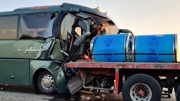 جزییات تصادف خونین اتوبوس مسافربری باتریلر درجاده تهران اصفهان + علت 