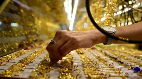محدودیت واردات طلا پس از فعال شدن مکانسیم ماشه / مردم هیجانی رفتار نکنند