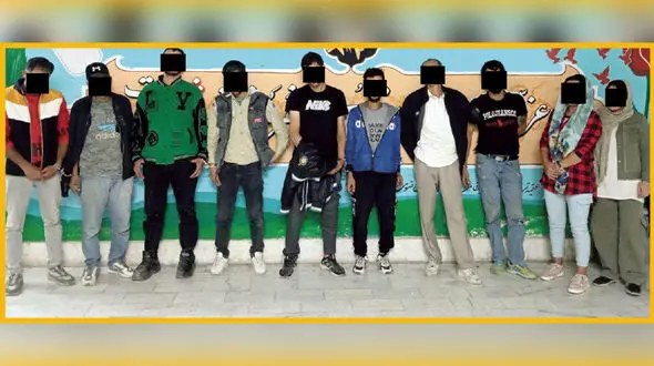 پاتوق سیاه در دل مجتمع مسکونی؛ سارق سابقه‌دار و ۹ همدستش در دام پلیس آبکوه