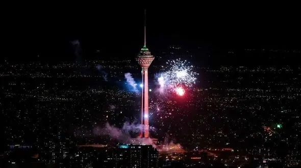 بازدید رایگان دختران از برج میلاد در سالروز ولادت حضرت معصومه (س)