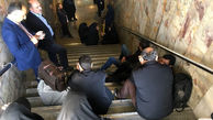 حبس شدن غرفه داران نمایشگاه مطبوعات در متروی مصلی+عکس