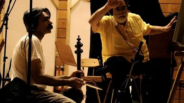 کیهان کلهر در حال نواختن کمانچه کنار کارگردان «پدرخوانده» + عکس
