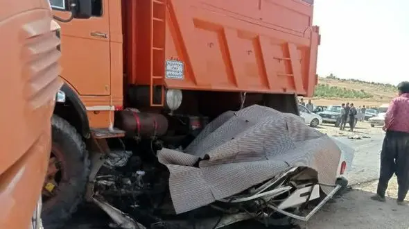 5 کشته در انحراف به چپ پراید / یک نفر در مسیر بیمارستان فوت کرد + عکس