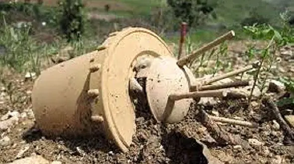 کشف خمپاره جنگی دوران دفاع مقدس در زمین کشاورزی / در اسلام آباد غرب رخ داد