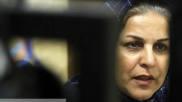 هزینه نسخه بیماران خاص از 40 میلیون شروع می شود / وزارت بهداشت بیمه و یارانه داروهایشان را قطع کرده/بیماران خاص اغلب فقیرند
