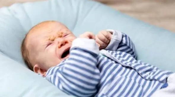 نجات نوزاد یک ماهه از مرگ/به همراه فایل صوتی
