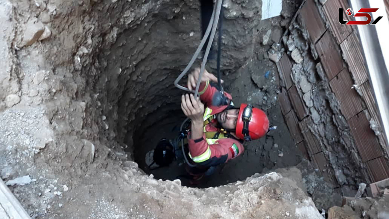 عملیات نجات مرد کارگر از زیر آوار در تهران + فیلم و عکس 