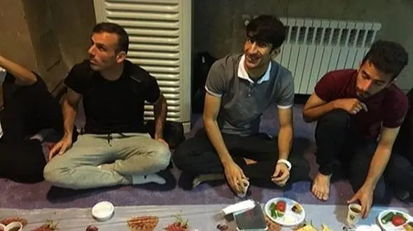 عکس ها/ نگاهی به سفره افطاری مفصل و تمام و کمال برانکو، بهترین سرمربی تیم پرسپولیس در ماه رمضان/ از خیار و گوجه تا سبزی و غذای اصلی