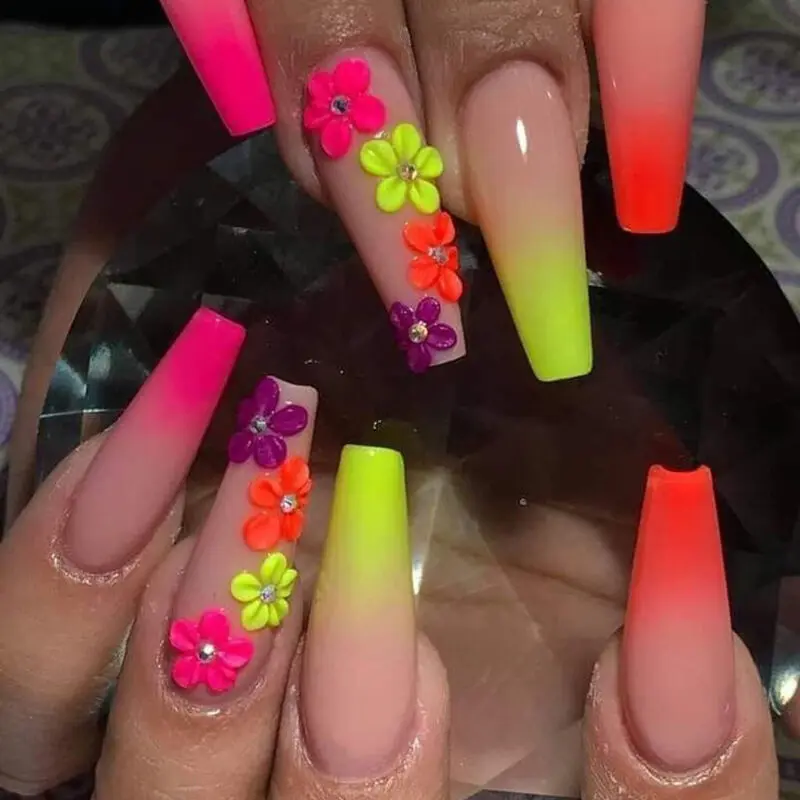 زیباترین طراحی ناخن نئون