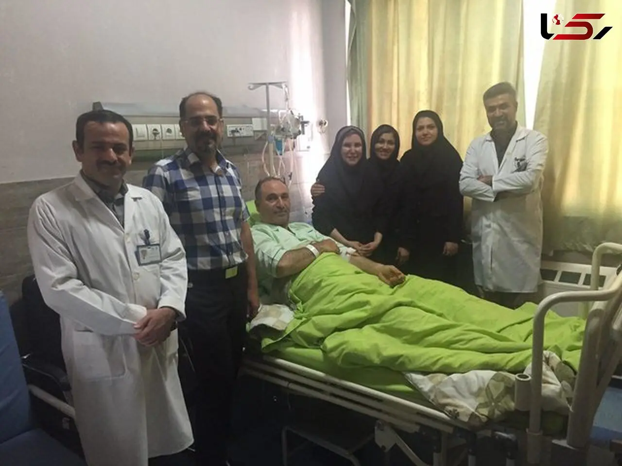 بازیگر مشهور ایرانی روی تخت بیمارستان / این بازیگر امروز تحت عمل جراحی قرار می‌گیرد +عکس