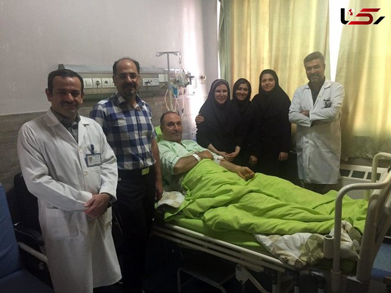 بازیگر مشهور ایرانی روی تخت بیمارستان / این بازیگر امروز تحت عمل جراحی قرار می‌گیرد +عکس