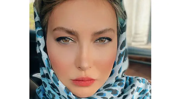  فریبا نادری از ایران رفت / لباس عجیب فریبا نادری در خارج از ایران همه را مات کرد 