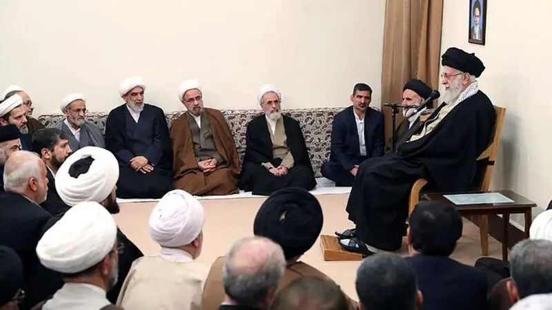  رهبر انقلاب در دیدار دست‌اندرکاران برگزاری همایش بین‌المللی تفسیر تسنیم