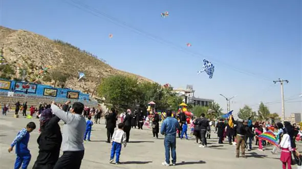 شادی و نشاط برای کودکان سمایی در جشنواره بادبادکها +عکس