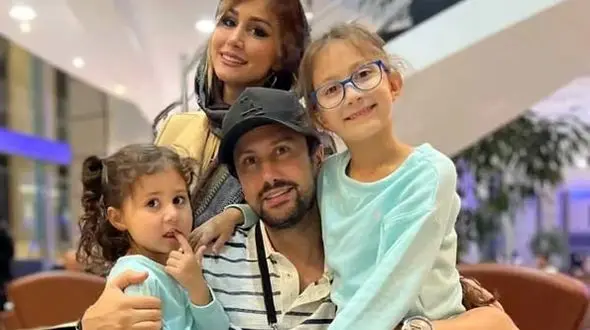 رستوران گردی سپیده بزمی پور به صرف آبگوشت در رستوران معروف دبی + عکس: اصلا لوکس و قرتی و اینا نبود ولی آنقدر غذاهاشون خوشمزه بود که نگم براتون