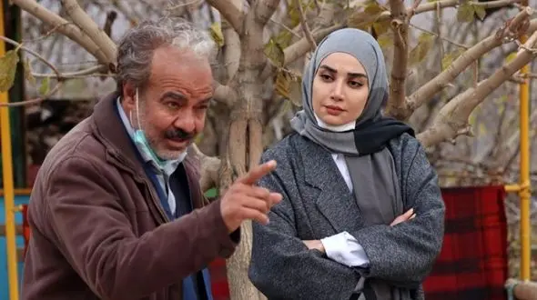 تیپ و استایل غیر ایرانی هدا استواری وسط خیابان های اروپا ! / رونمایی خانم بازیگر سریال نون خ از استایل خارج از سریال !