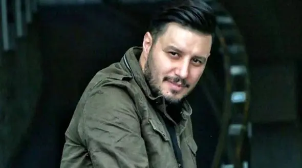  تسلط خیره‌کننده “جواد عزتی” به زبان ترکی / حرفه ای و کاربلد