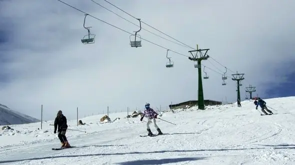 سرعین ؛ میزبان اسکی بازان جهان / پیست اسکی آلوارس مهرگان بین المللی می شود