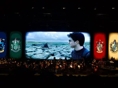 26 هزار پاترهد دست دوستی دادند/ پیش به سوی فیلم‌-کنسرت «بازی تاج و تخت»