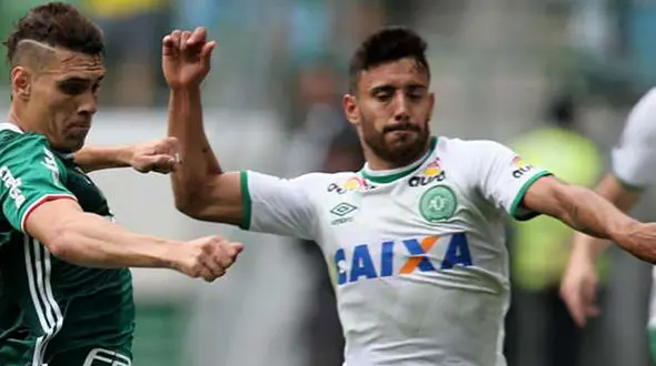 بازمانده هواپیمای برزیلی به فوتبال باز می گردد! 