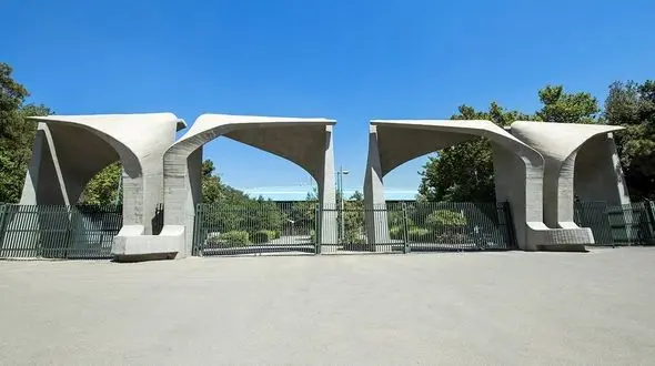 بسیج دانشگاه تهران: با ورود هر لباس شخصی به دانشگاه مخالفیم / توهین است که می گویید هر کسی اعتراض می کند حامی دشمن است + فیلم 