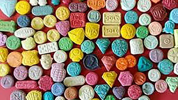 کشف ۱۰ هزار قرص روان‌گردان از یک پاتوق در مشهد