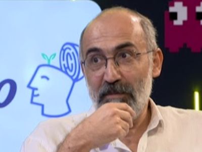 فیلم/ هادی حجازی‌فر: رتبه 22 کنکور شدم/ مجبور بودم در برجک سربازی درس بخوانم و... / عاشق خونسردی باباش شدم...!