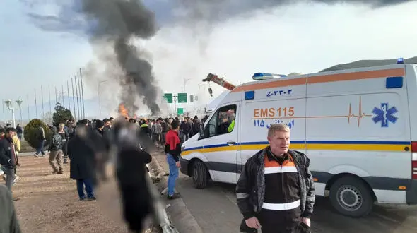 2 کشته و زخمی در تصادف هولناک تریلی و سمند در جلفا + فیلم 