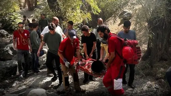 عملیات نجات زن باردار در تهران در ارتفاعات کن !