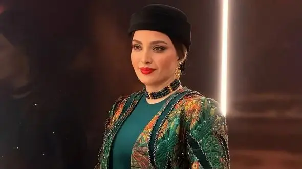 عکس ها / تجلی هنر و اصالت ایرانی / «بهنوش طباطبایی» با ردای سوزن‌دوزی در جشن حافظ ۲۴