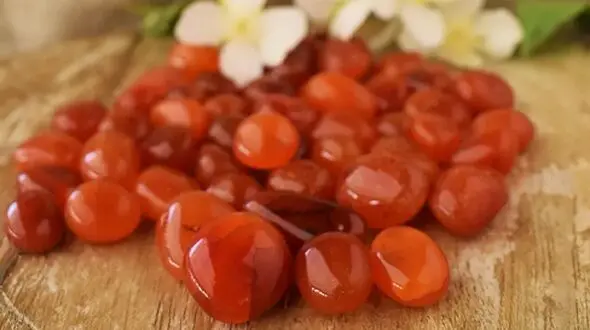 کاربردهای عجیب سنگ کارنلین در زندگی روزمره