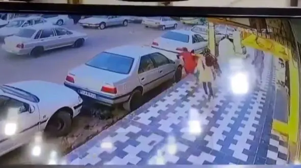 فیلم شجاعت عجیب دختر زاهدانی  برابر دزدان بی رحم ! / فرار را بر قرار ترجیح دادند !